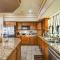*H* 5BR Home Getaway w/HOT TUB **