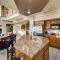 *H* 5BR Home Getaway w/HOT TUB **