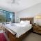 KozyGuru Cronulla 1 Bed Apt next to Beach - كرونولا