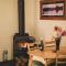 Snowy Valleys iconic stay - Moonshiner Cottage @ Distillery