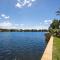 Lakeside - Waterfront - Narrabeen