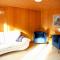 Alpine chalet apt w/parking and porch - Meiringen