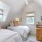 Christmas Hill Cottage B