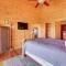 Hilltop Concan Cabin with Garner State Park Views! - Concan