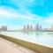 Oceanfront Escape: Stylish 1 BR in Beachfront - 迪拜