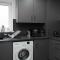 Close to City Centre Apartment - Sleeps up to 5, Perfect for Contractors with Private Secure Parking! - 彼得伯勒