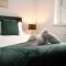 Contractor Stays - Close to City Centre - Private Secure Parking - Sleeps up to 5