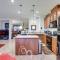 Las Vegas Home with Mtn Views 13 Mi to the Strip! - 拉斯维加斯