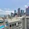 Stunning view studio with Balcony - Gym, Pool and Free Parking!