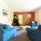 Delany Lodge - 5 Bedrooms - Bright