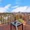 Expansive Views From Sydney 1 Bedroom Apartment