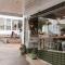 Apt with Aircon & Loft Bedroom Great Location