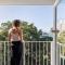 Studio Apt With Parking Balcony & Water Views - 悉尼