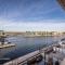 Modern 2 Bdrm Apt with Water Views 2x Car Spots - Canberra