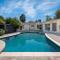 Luxurious 4-Bedroom Home with Pool & Jacuzzi! - Los Angeles