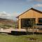 The Pickers Hut - Luxury Farm Stay