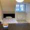 Studio one bedroom En-Suite with Kitchenette - Easthampstead