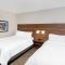 Holiday Inn Express Hotel & Suites Birmingham - Inverness 280, an IHG Hotel - Birmingham