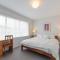 Sunny Seaview House 5 minute walk to town