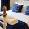 Crescent View - Panoramic sea views