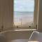 Apartment 5, 11 The Beach - Spectacular views of the bay