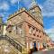 Stunning Period Townhouse with Garden, Walking Distance to Town - Dumfries