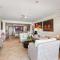 Ocean view 2Br Condo-Balcony-Beach-Pool