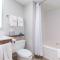 Holiday Inn Express & Suites Mississauga-Toronto Southwest by IHG
