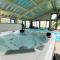 Gite Piscine et Jacuzzi intérieurs - Cherveix-Cubas