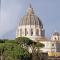 Una finestra sulla Cupola di San Pietro