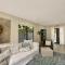 Designer Home w Pool & Firepit - 7 min to Brickell - Miami