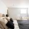 2 double bedroom large modern self contained apartment Free parking - Camberley