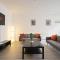 Modern 2 Bed Apt, 7ft Pool Table, Sheffield City Centre, FREE Parking, Netflix - Hosted by Stay Host Save - Sheffield