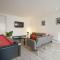 Modern 2 Bed Apt, 7ft Pool Table, Sheffield City Centre, FREE Parking, Netflix - Hosted by Stay Host Save - Sheffield