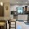 Luxury Pool with King beds Near Shops and Dining - Мемфис