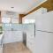 Knights View - 2 14 Merrilli - BYO Linen - Wi-Fi - Beachfront