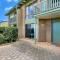 Knights View - 2 14 Merrilli - BYO Linen - Wi-Fi - Beachfront