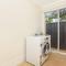 24A Petrel Ave - Wi-Fi - No Linen Included