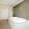 Gallery 7 - Town Centre - Wi-Fi - Linen Included