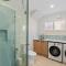Meridian U1-4 Hutton St - Linen Included