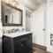 Large 5 Bedroom House Next to OSU, Sleeps 16