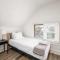 Large 5 Bedroom House Next to OSU, Sleeps 16
