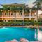 D211 Second Floor 3-bedroom Poolside Lanai