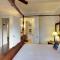 F211 Second Floor 3-bedroom Poolside Lanai