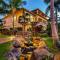F211 Second Floor 3-bedroom Poolside Lanai