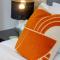 Chic 3-BR CBD Gem in Christchurch: Prime Location - Christchurch