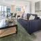 Chic 3-BR CBD Gem in Christchurch: Prime Location - Christchurch