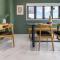 Chic 3-BR CBD Gem in Christchurch: Prime Location - Christchurch