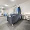 Comfy Lakeside 1-Bed with Secure Parking
