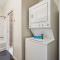 CozySuites 2BR Mill District with pool, gym #04